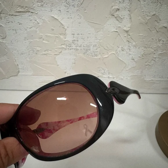 OAKLEY DANGEROUS Breast Cancer Black Pink Plastic Sunglasses - Picture 2 of 16